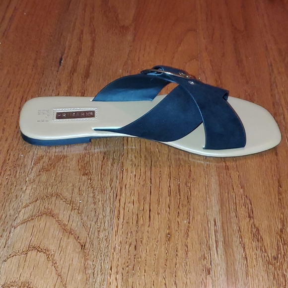 Sandals - Picture 3 of 5